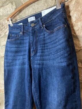 New! LOFT Skinny Curvy Jeans – Size 4 💙
